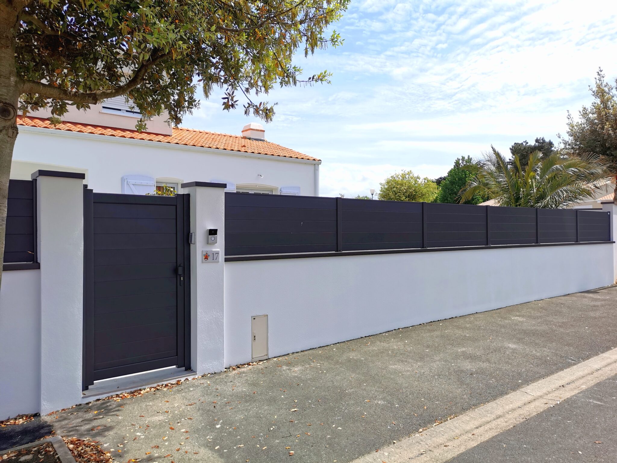 ART ET BOIS – MENUISERIE – CHARPENTE – VENDEE – BRETIGNOLLES SUR MER – 85 – TERRASSE – PORTAILS – CLOTURES – PERGOLAS – SAV – VOLETS ROULANTS-CLOISONS SECHES