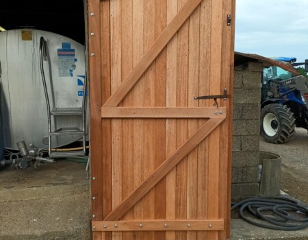 ART ET BOIS – MENUISERIE – CHARPENTE – VENDEE – BRETIGNOLLES SUR MER – 85 – PORTE DE GARAGE ART ET BOIS – MENUISERIE – CHARPENTE – VENDEE – BRETIGNOLLES SUR MER – 85 – PORTE DE GARAGE